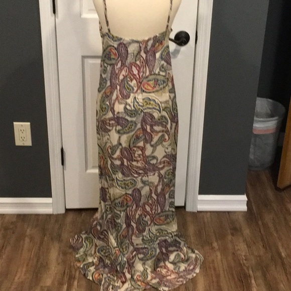 Beautiful Paisley Boho Maxi Dress Host Pick๐ - Picture 8 of 8